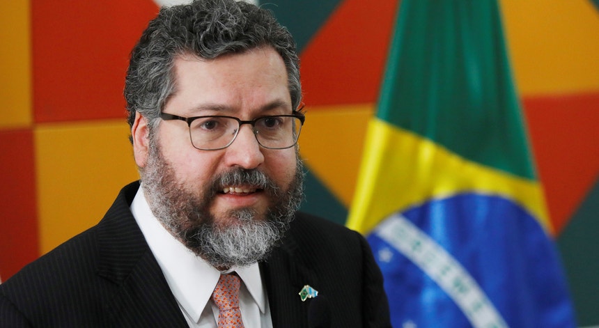 Ernesto Araújo lançou um feroz ataque à Venezuela na cimeira ibero-americana
