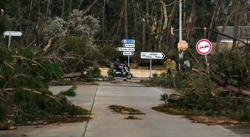 Imagem de Pós-depressão Kristin. A resposta aos danos e a evolução do estado do tempo ao minuto
