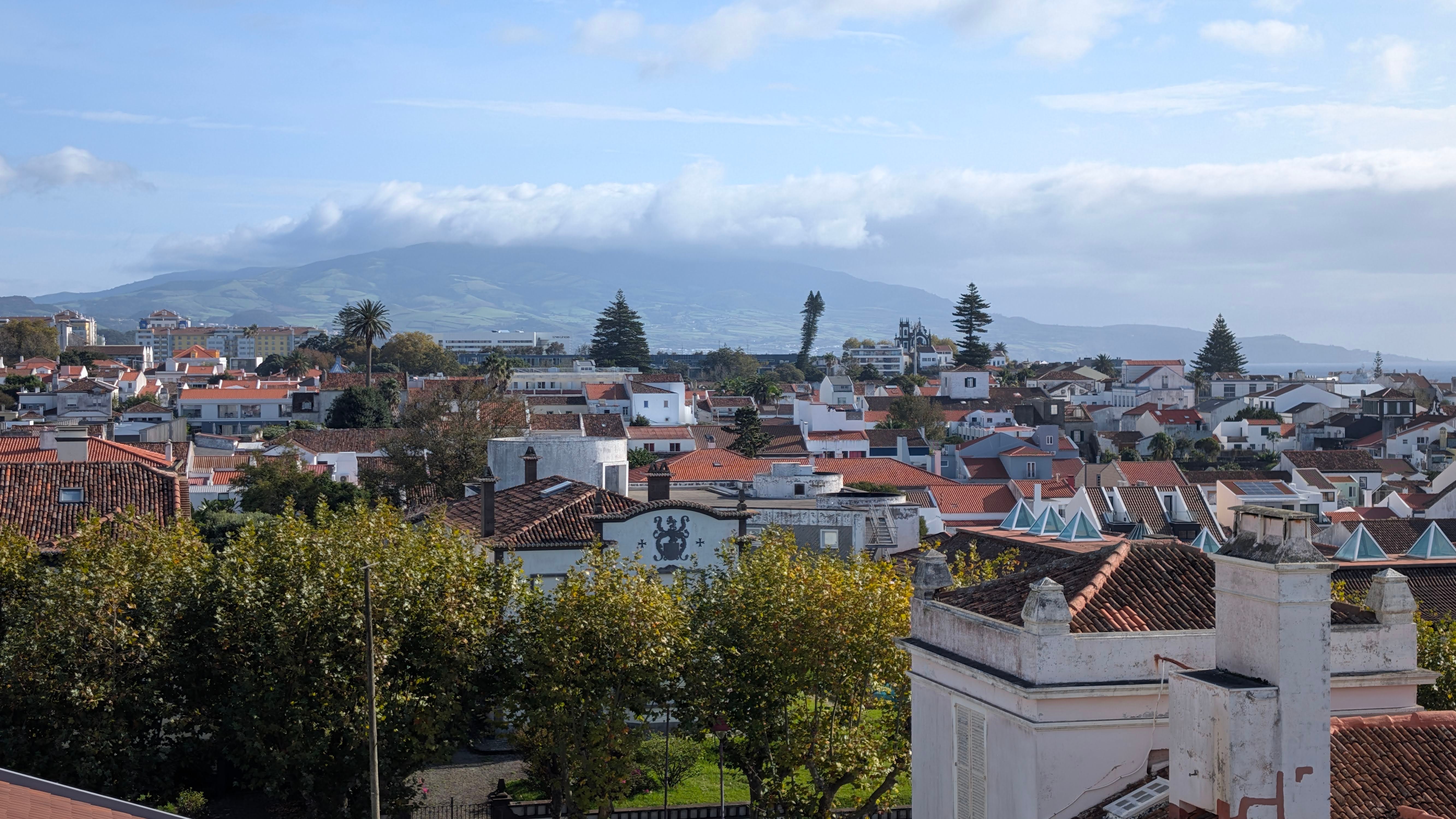 Azores under orange and yellow warnings due to rough seas and wind