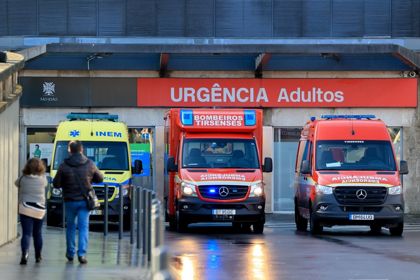 Proteção Civil abre processo ao reforço de ambulâncias da Liga dos Bombeiros por considerar ilegal