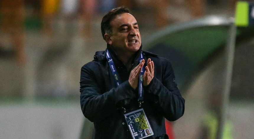 Carlos Carvalhal confiante mas cauteloso
