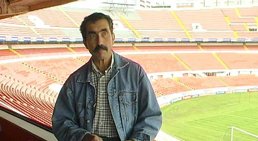 António Santos Júnior, entrevistado no Estádio da Luz, antes da demolição deste, em 2002
