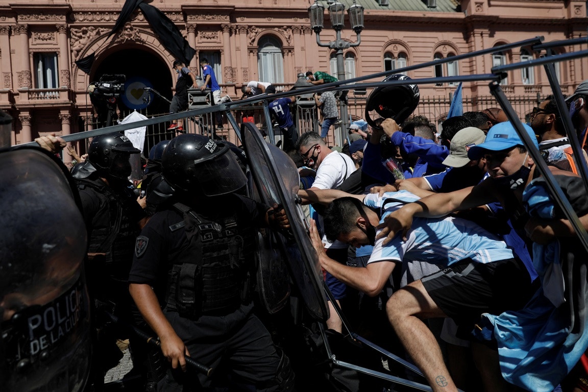  Confrontos  em frente da casa Rosada | Ricardo Moraes - Reuters  
