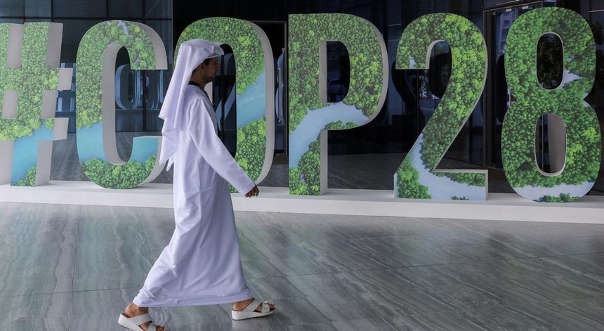 A cimeira mundial do clima começa no Dubai
