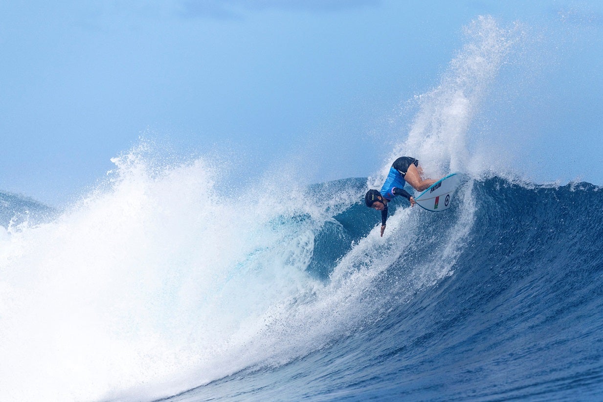 Yolanda Hopkins eliminada na primeira ronda na estreia no circuito mundial de surf