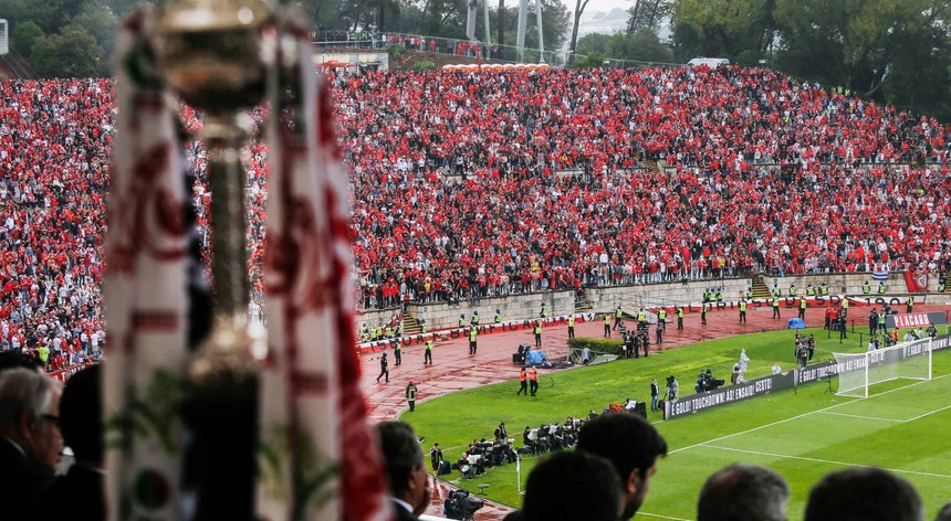 A final da Taça de Portugal, descaracterizada, realiza-se às 20h30 de um domingo
