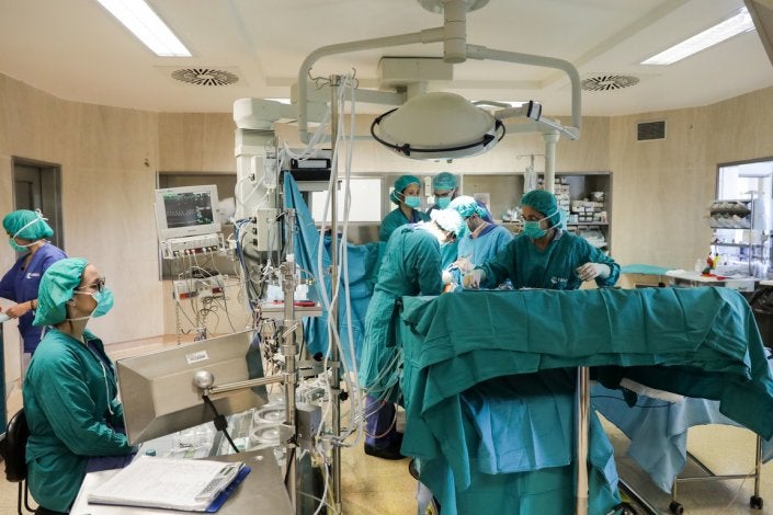 Tempo de espera para cirurgias mais graves duplica com apenas dois níveis de prioridade