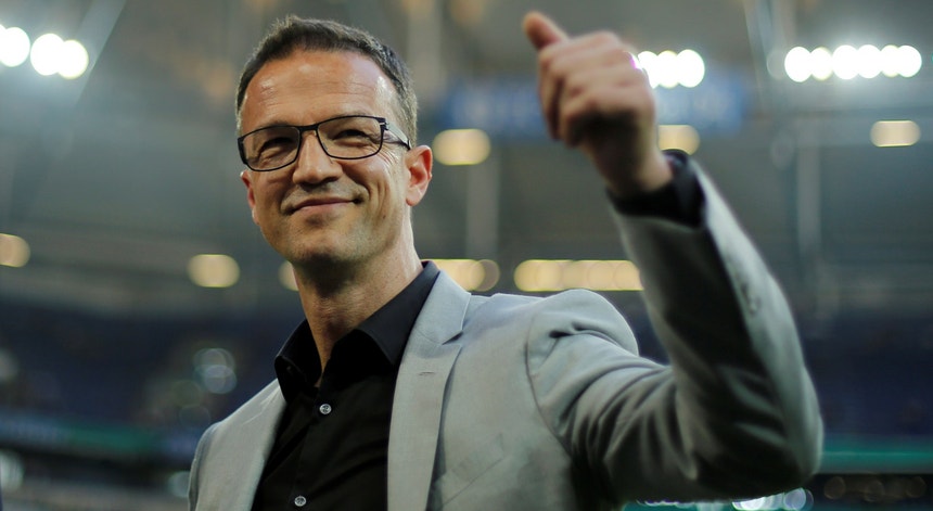 Bobic anunciou que Eintracht aciinou opção de compra de Jovic
