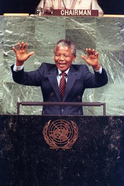  Na Assembleia Geral da Na&ccedil;&otilde;es Unidas, em Junho de 1990, Mandela discursa pelo fim do apartheid na &Aacute;frica do Sul. Mark Cardwell / Reuters 