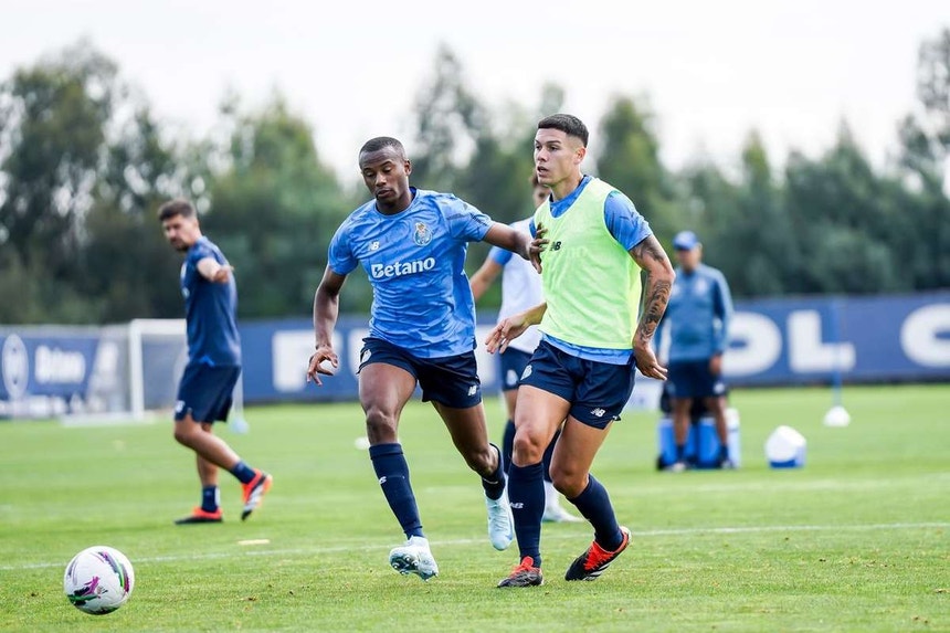 Tiago Djaló e  Nehuén Pérez integram a lista do FC Porto na UEFA
