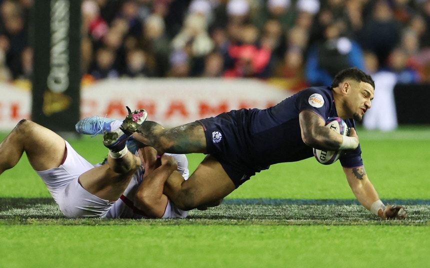 Imagem de Inglaterra surpreendida na Escócia compromete aspirações ao título no Seis Nações