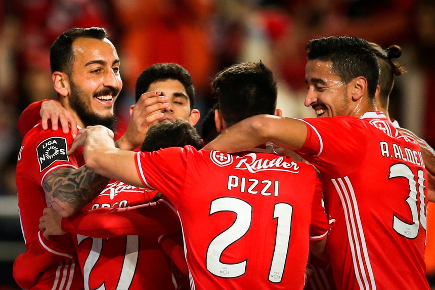 A equipa do Benfica cumpriu a primeira parte da época de uma forma quase imaculada mas ainda não ganhou nada
