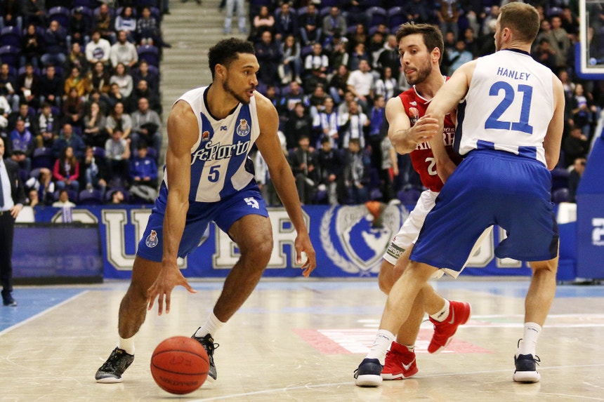 FC Porto bate Benfica e encontra Oliveirense na final da ...