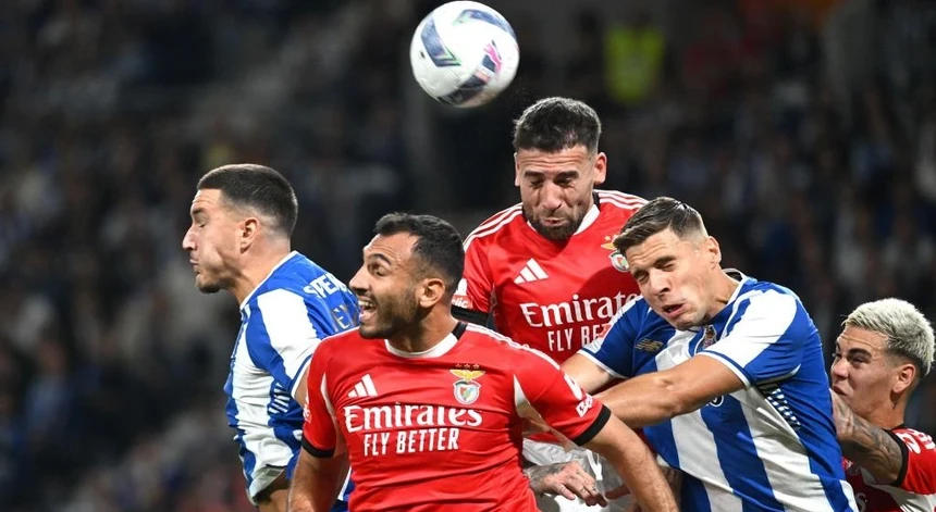 Imagem de FC Porto e Benfica defrontam-se no jogo grande dos `quartos`