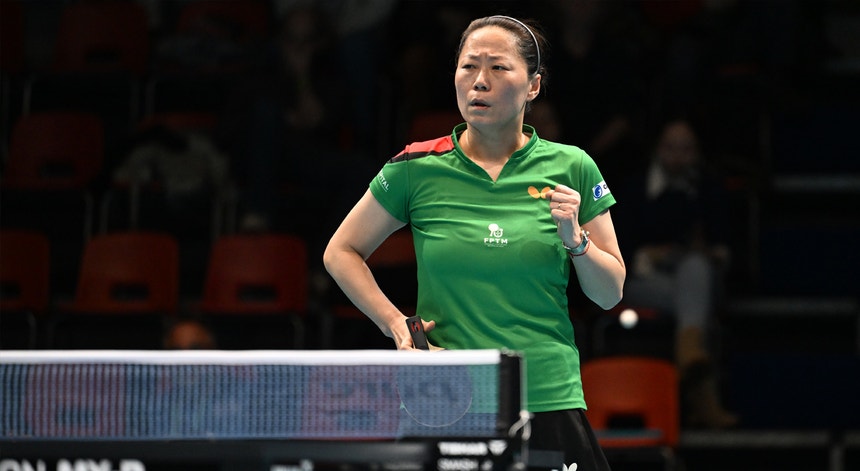 Imagem de Fu Yu avança no Smash de Singapura de ténis de mesa