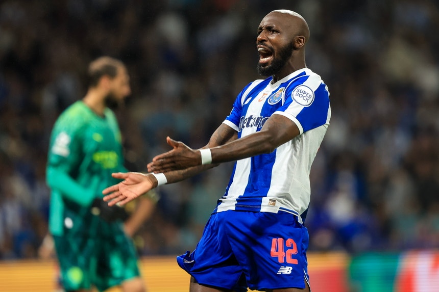 Imagem de Seko Fofana anuncia retirada da seleção da Costa do Marfim