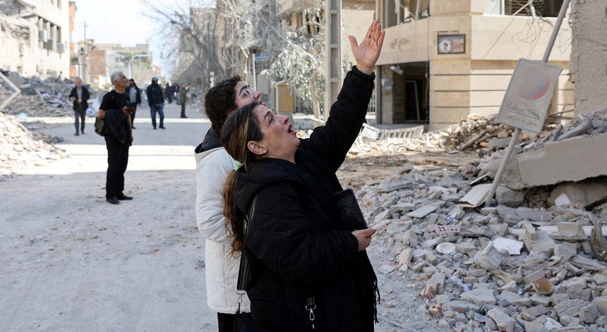 Imagem ilustrativa: Multiplicam-se os bombardeamentos sobre o Irão