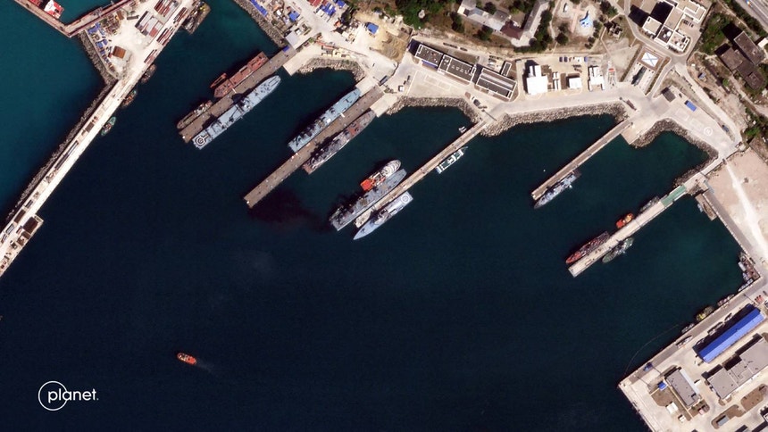 Imagem de A pedido dos EUA. Ucrânia suspende ataques a petroleiros que usam porto de Novorossiysk