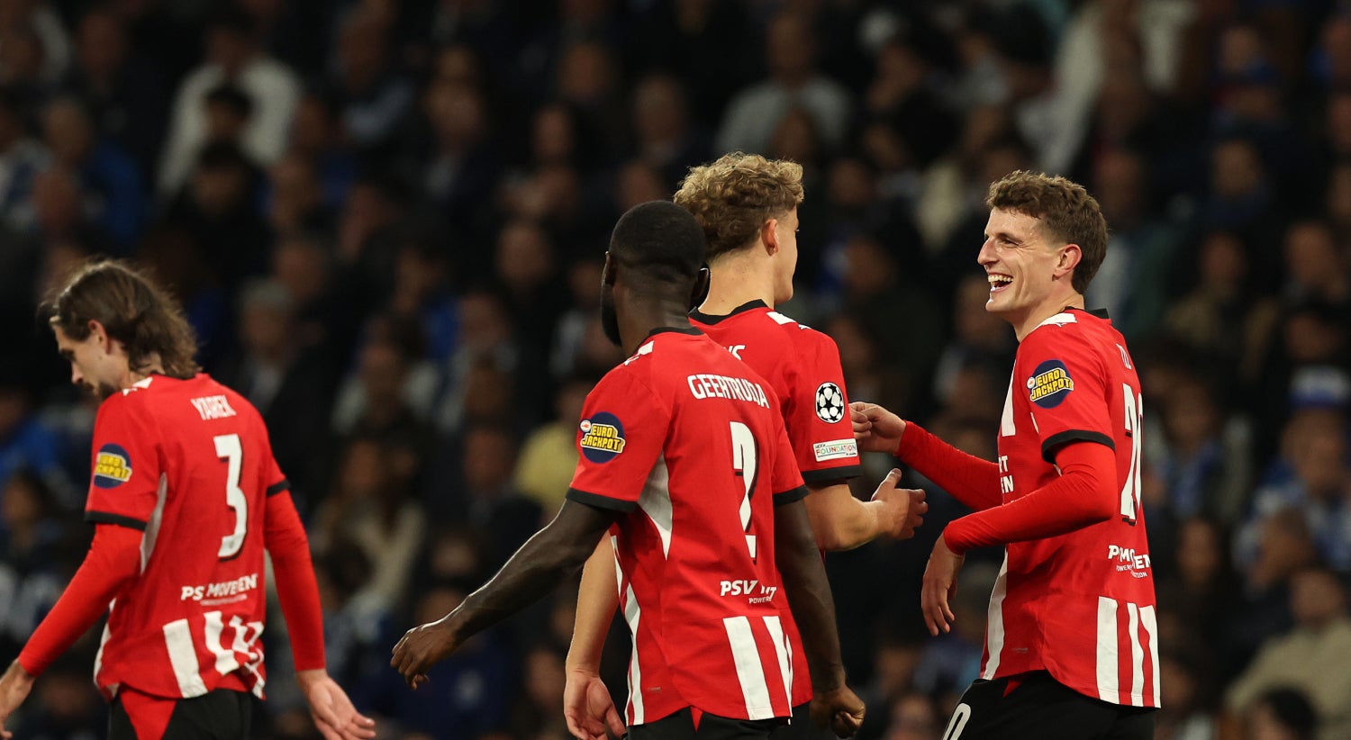 Liga dos Campe�es. PSV imp�e terceira derrota consecutiva ao FC Porto