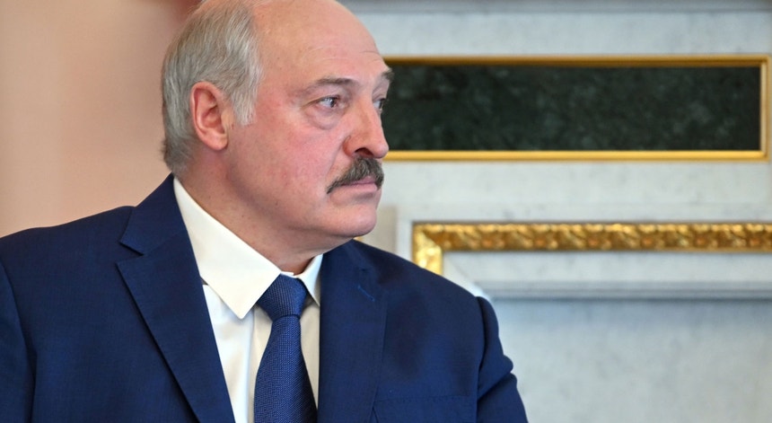 Durante uma visita a Moscovo terça-feira, 13 de julho de 2021, o Presidente da Bielorrússia, Alexander Lukashenko, disse-se pronto a "lidar" com as organizações que acusa de provocarem distúrbios
