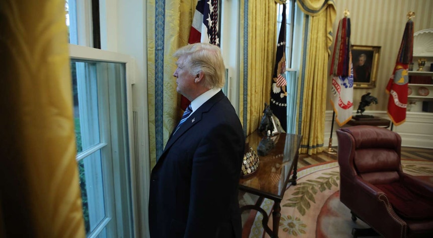 Donald Trump na Casa Branca onde foi entrevistado pelos jornalistas das Reuters
