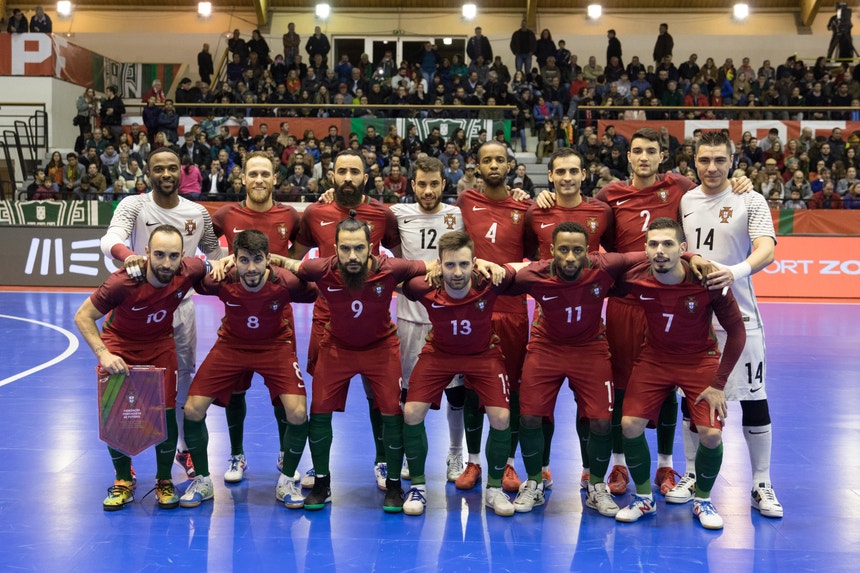 Futsal: Três vitórias em três jogos colocam os sub-19 de Portugal na fase  final do Europeu - JPN