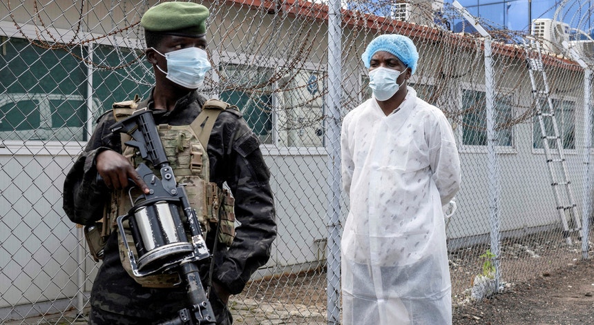 Imagem de Ataques e falta de condições. "Estamos longe de conter epidemia" de ébola na RD Congo