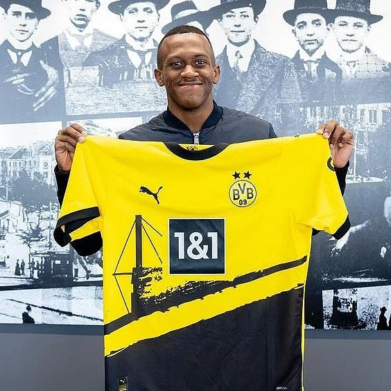 Borussia Dortmund contrata médio de 16 anos