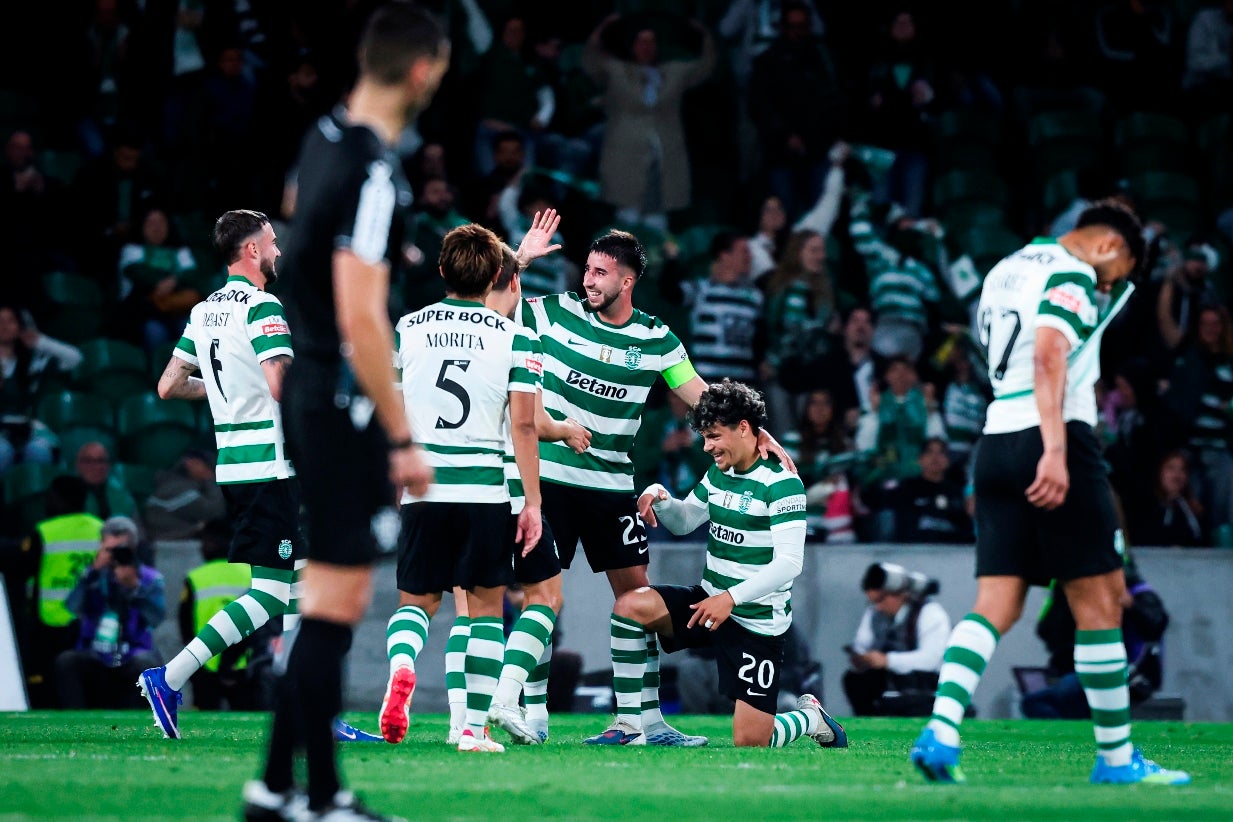 Sporting regressa aos triunfos com goleada ao Vitória de Guimarães