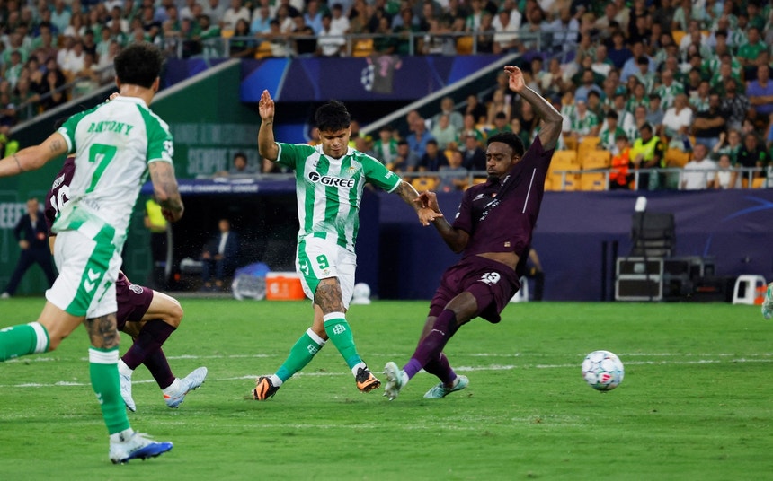 Imagem de FC Porto `permitiu` reviravolta do Betis
