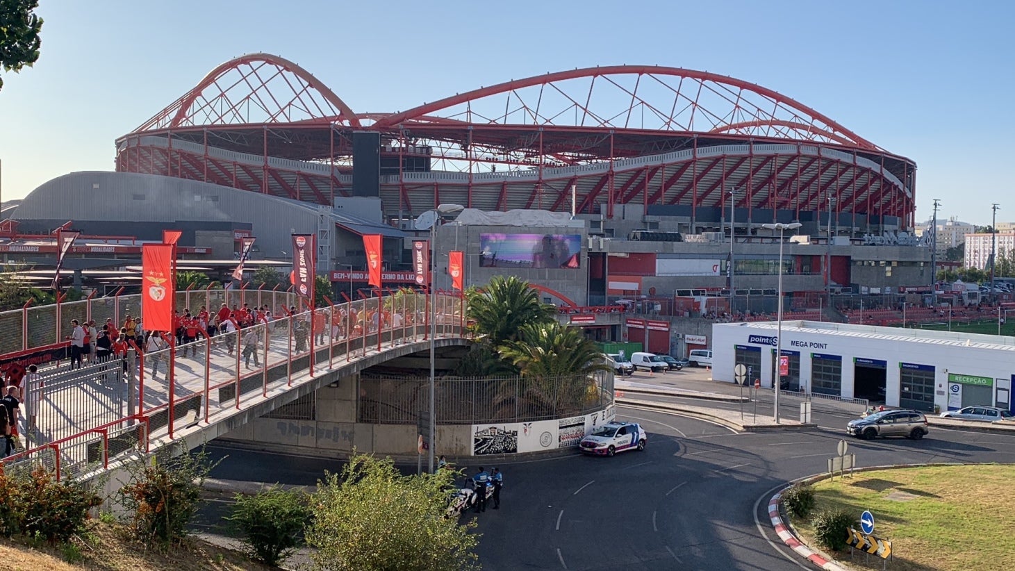 Benfica lamenta incidente racista que visou jogador de voleibol Lucas França