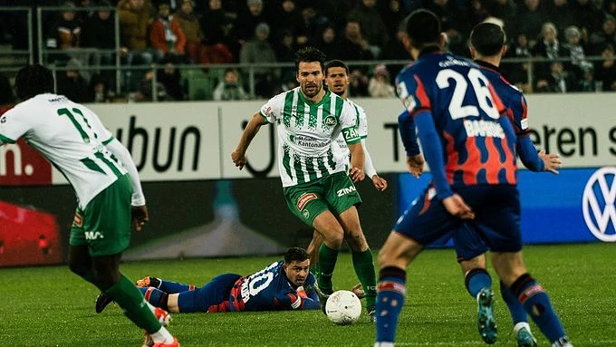 Imagem relacionada com a notícia: O St. Gallen permitiu o empate em casa
