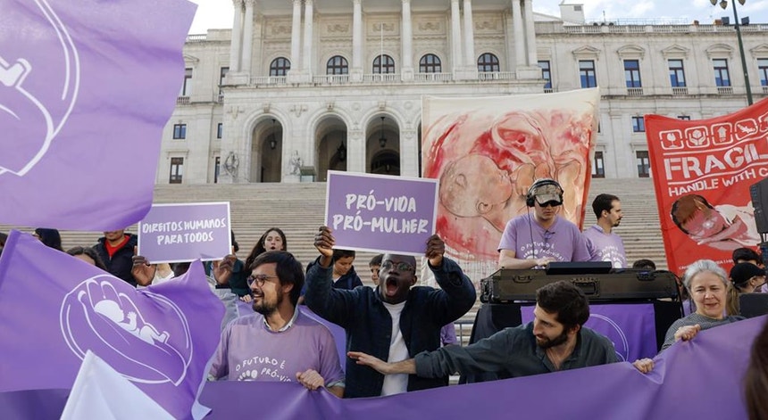 Imagem de Suspeito de atirar 