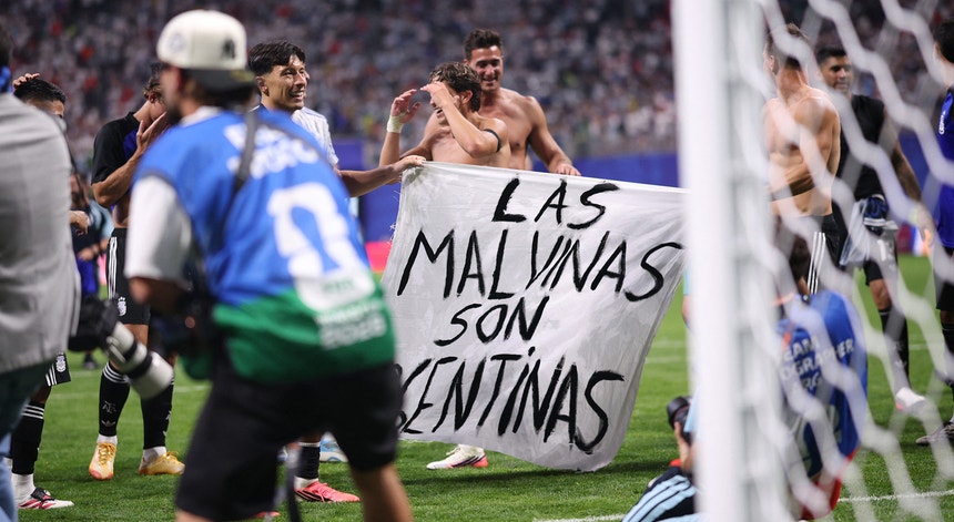 Imagem de FIFA abre processos contra Argentina e jogadores por incidentes no Mundial