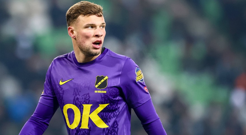 Imagem de Sydney van Hooijdonk no Estrela da Amadora