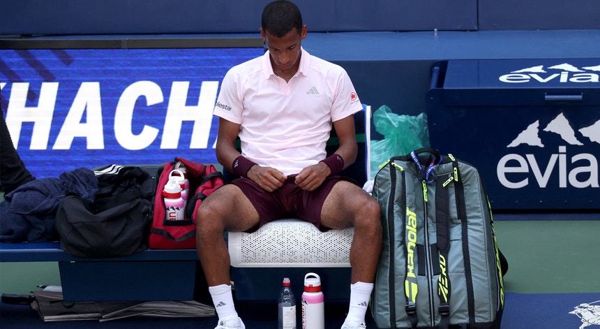 US Open: Auger-Aliassime fica pelo caminho, Cobolli e Fritz em frente
