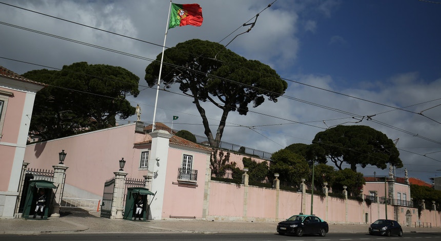 Imagem relacionada com a notícia: Crise política na Madeira. Irineu Barreto recebido no Palácio de Belém