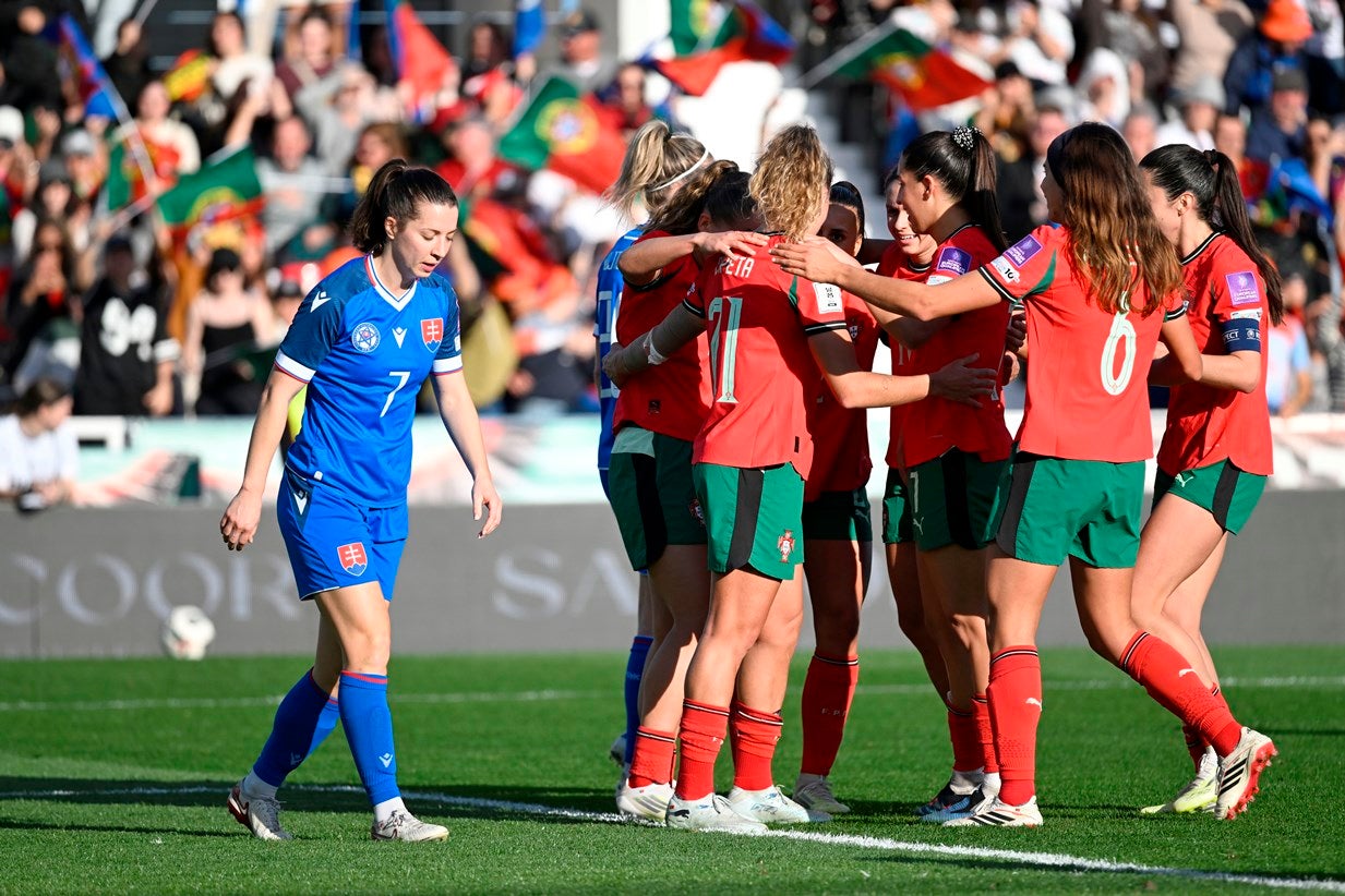 Carolina Correia e Bárbara Lopes orgulhosas com presença na seleção de futebol