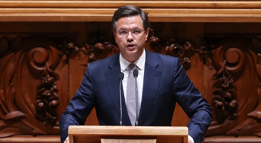 "Não houve avaliação desde a pandemia". Governo estuda hipótese de teletrabalho na função pública