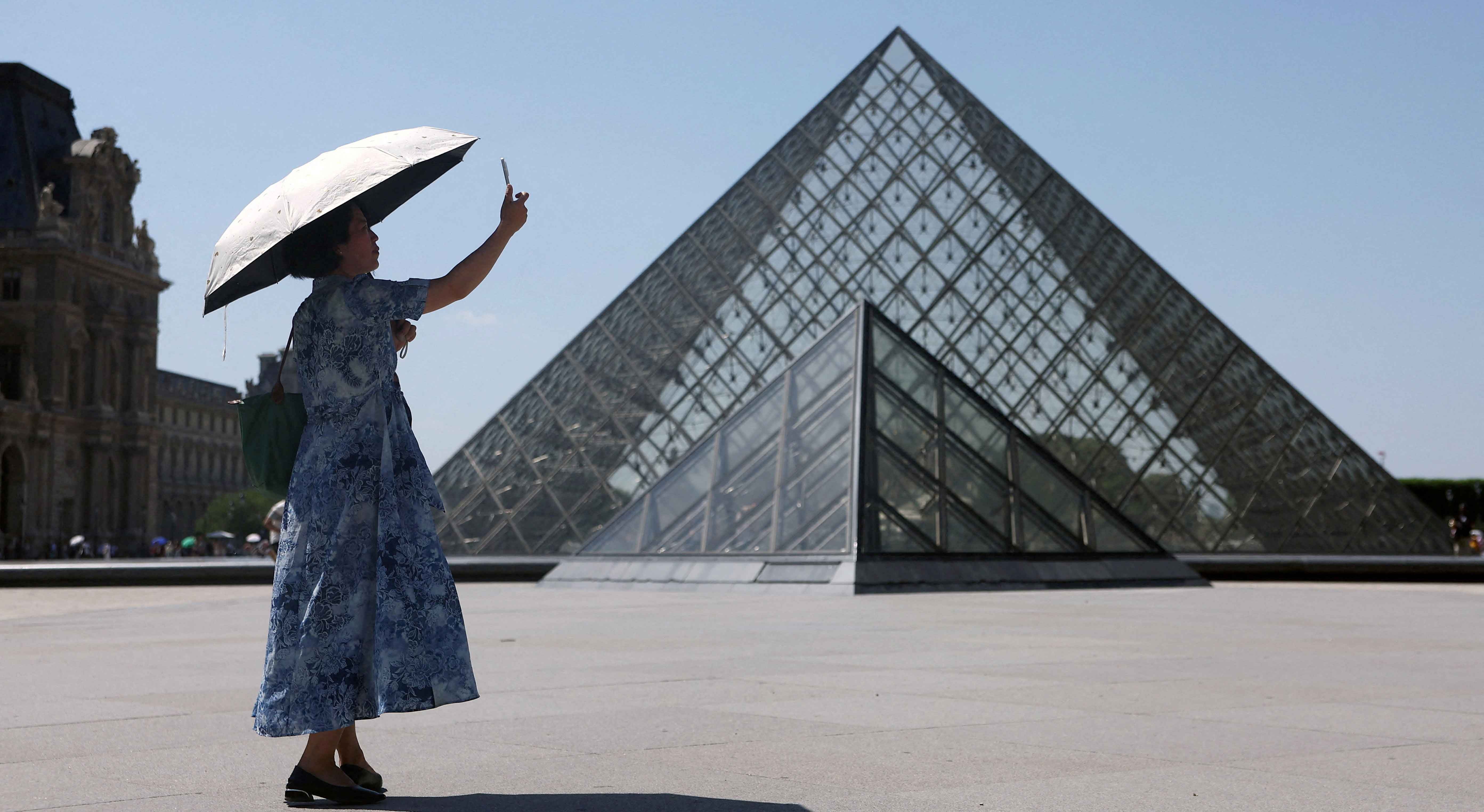 Asaltantes del Louvre dicen que mentor del plan 'no quedó satisfecho'