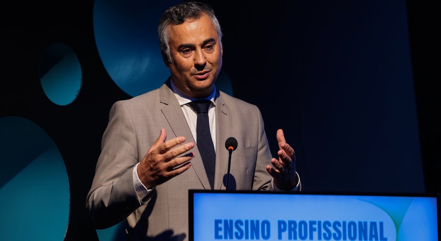 PS pede audição urgente de Fernando Alexandre sobre alunos sem vagas nas escolas