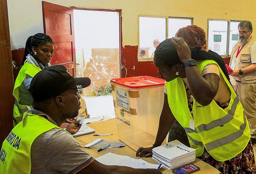 Imagem de Urnas encerram em São Tomé e Príncipe, CPLP destaca ambiente calmo