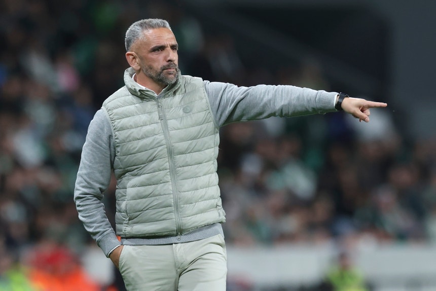 Imagem de Rui Borges promete trabalhar para Sporting voltar a ser o que era, mas 
