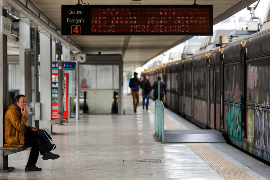 Greve Fez Com Que So Circulassem 31 Dos 67 Comboios Programados Ate As 06 00