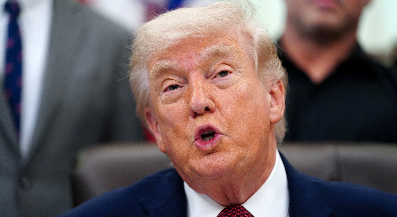 Trump anuncia prolongamento do cessar-fogo por 24 horas