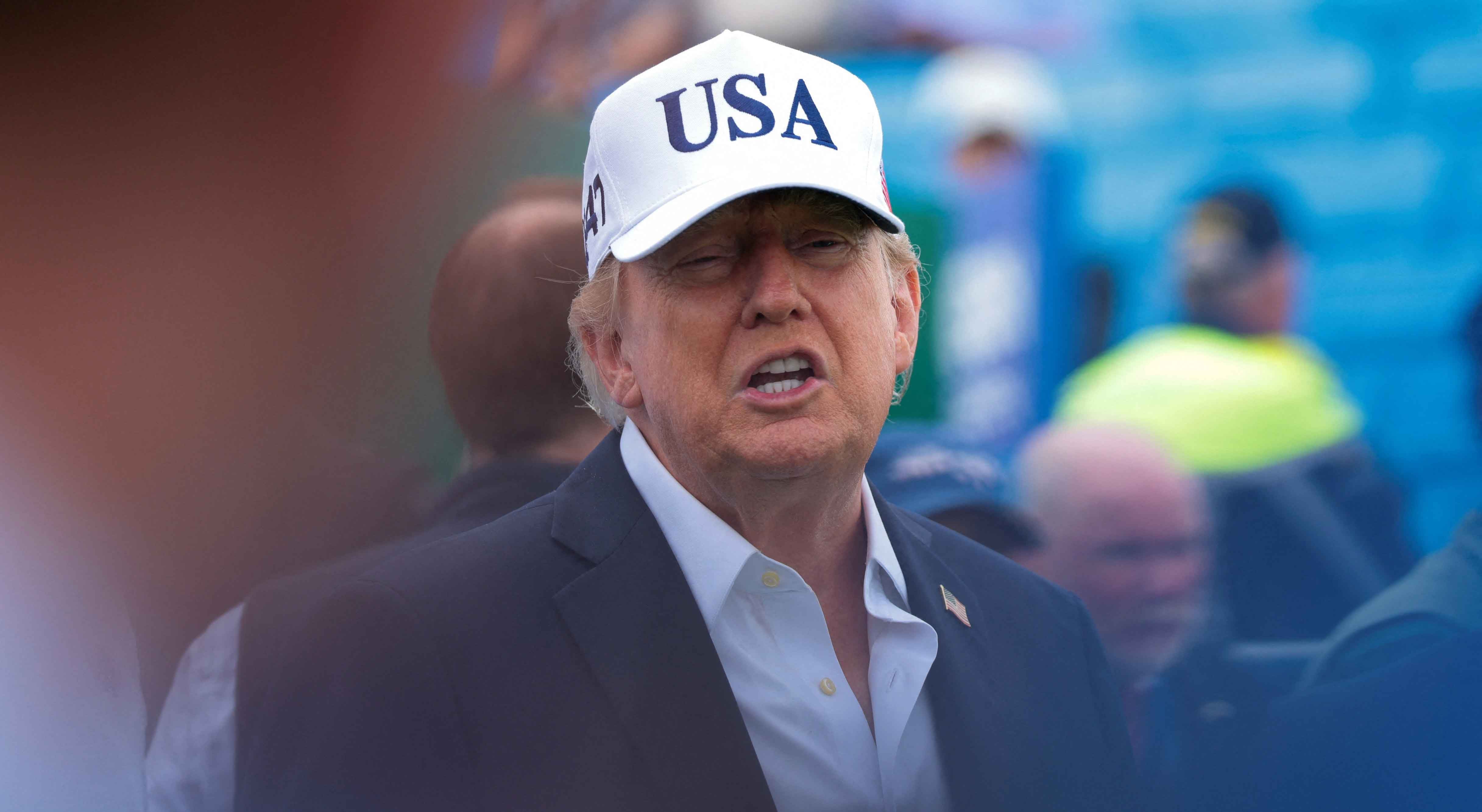"Est� a prejudicar o mundo". Trump pede a Zelensky para parar de atacar gas�leo russo