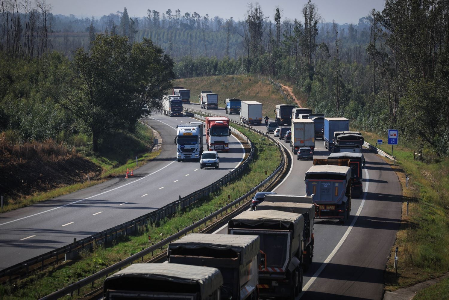 Governo recebe empresários que realizaram marcha lenta em dia de descida de preço dos combustíveis