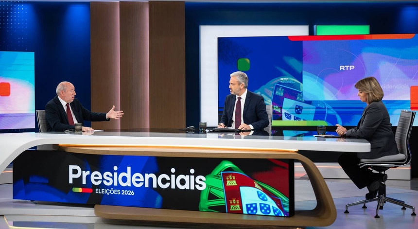 Imagem de Presidenciais. Catarina Martins e António Filipe contra o Governo e pacote laboral