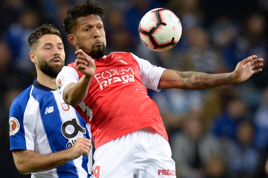 Em jogo que vale a liderança do Português, Porto recebe o Braga