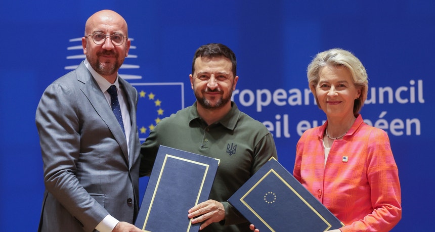 Die Europäische Union und die Ukraine unterzeichnen in Brüssel ein Sicherheitsabkommen
